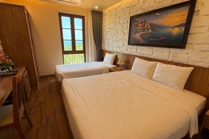 Room 3 of 18