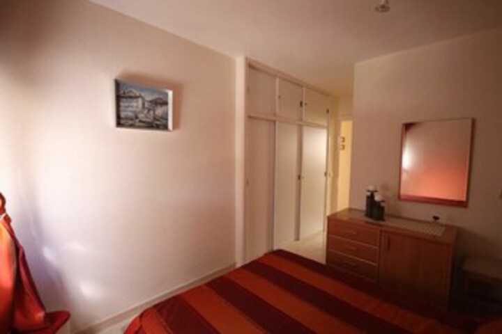 Room 26 of 32