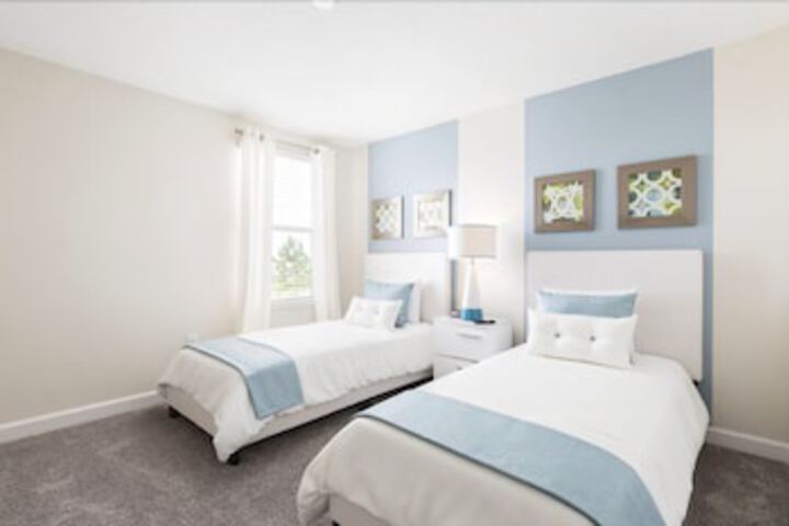 Room 32 of 35
