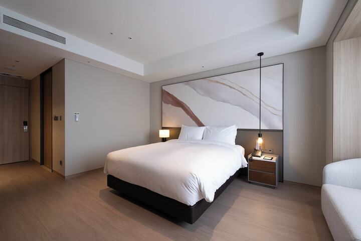 Room 21 of 54