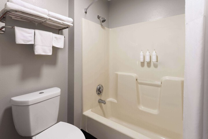 Room 21 of 38