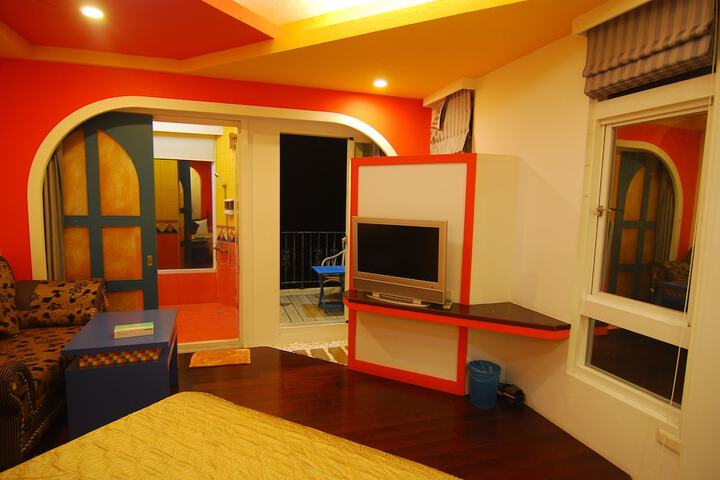 Room 13 of 84