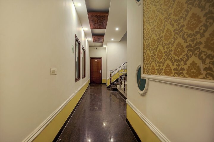 Ballroom/Hall 44 of 51