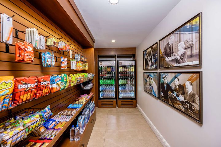 Snack bar