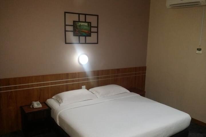 Room 4 of 52