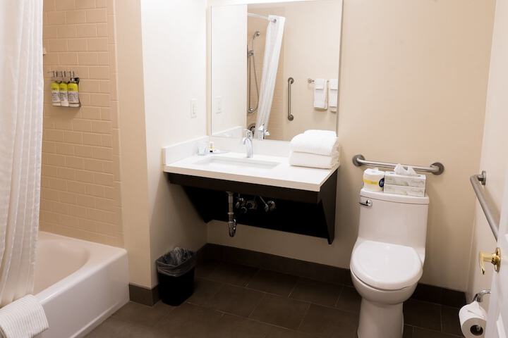 2 Queen Beds Studio Suite (12 of 16)