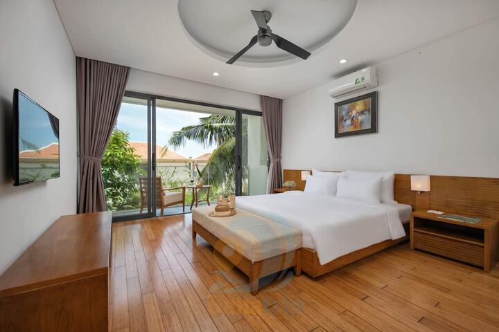 Room 34 of 183