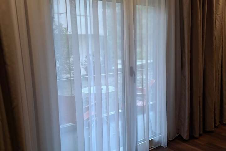 Room 27 of 117