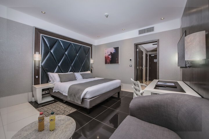 Room 9 of 53