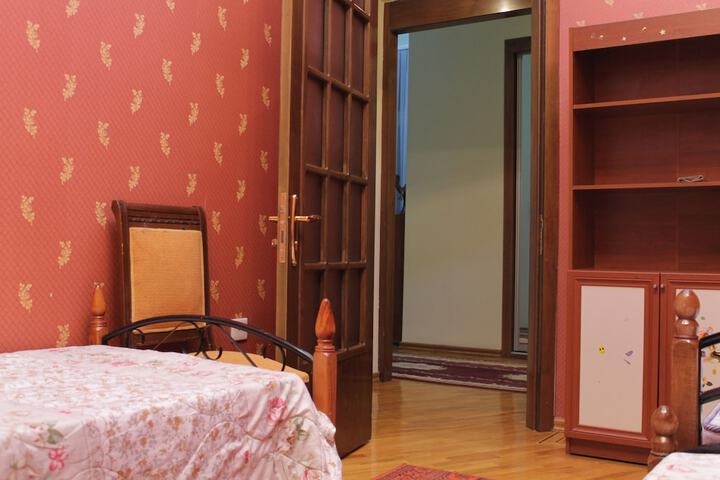 Room 11 of 36