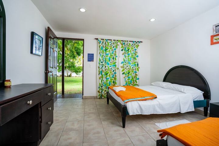 Room 5 of 18