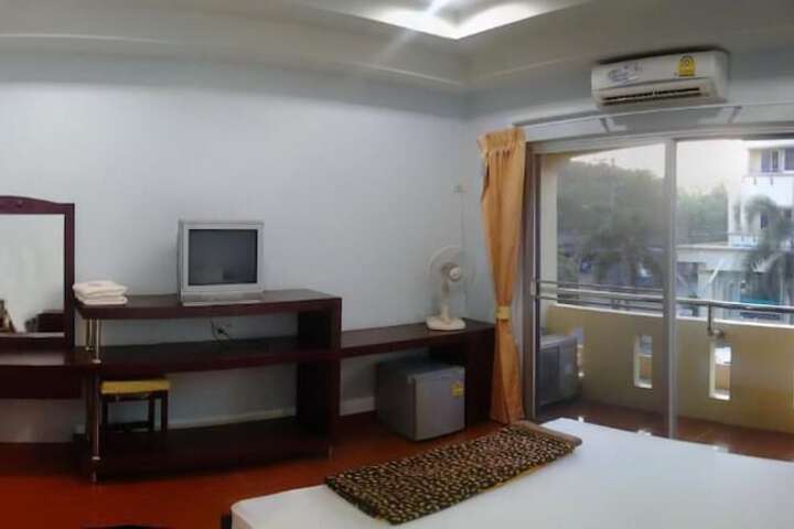 Room 9 of 23