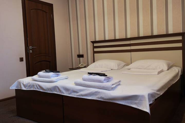 Room 105 of 164