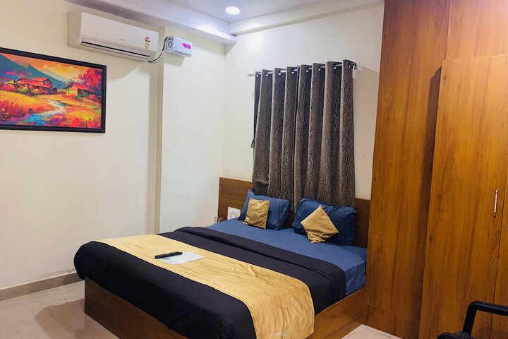 Room 12 of 19