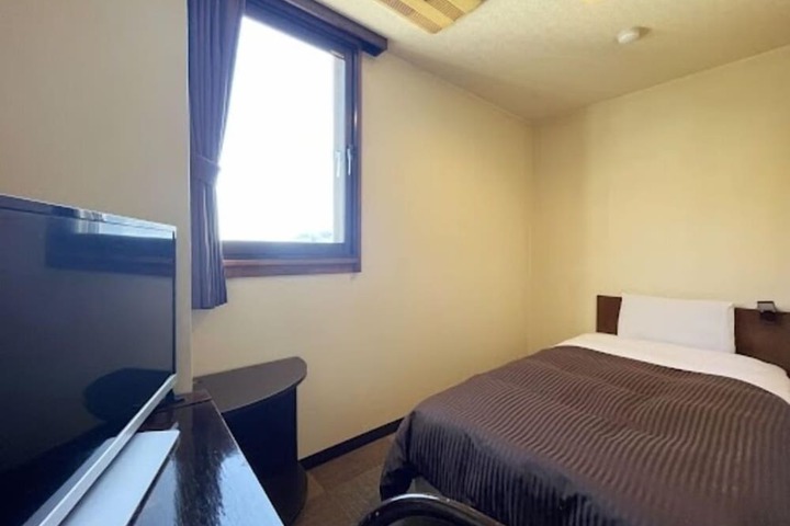 Room 7 of 34