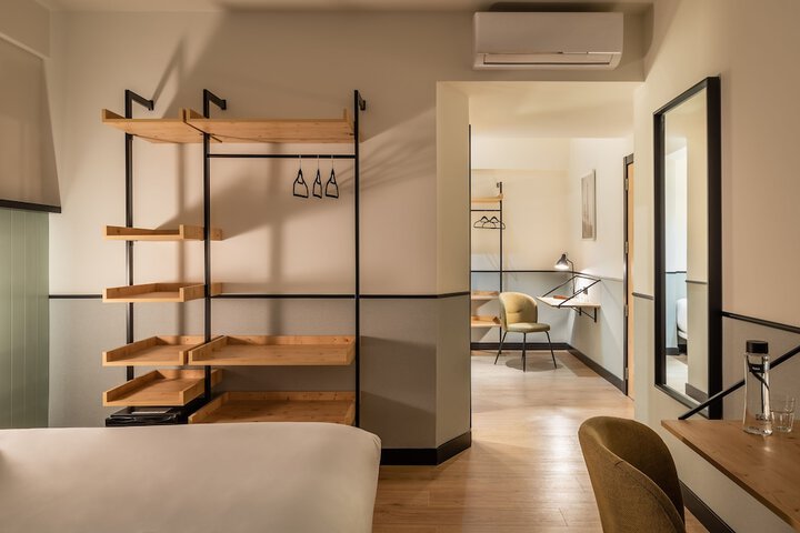 Room 19 of 78