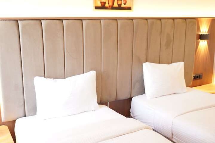 Room 32 of 71