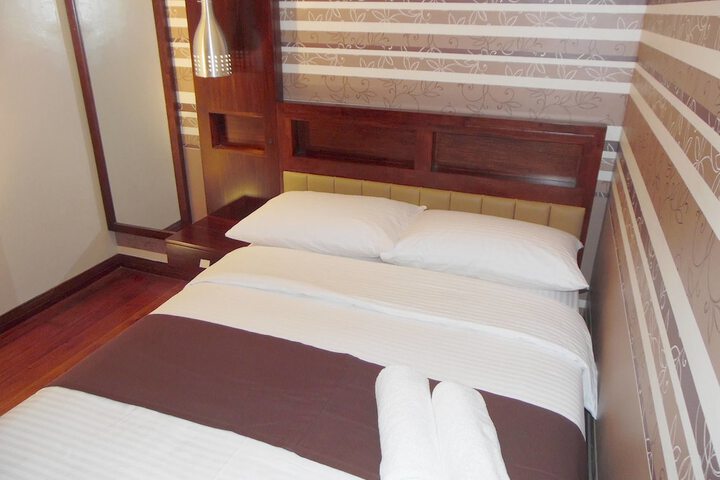 Room 5 of 38