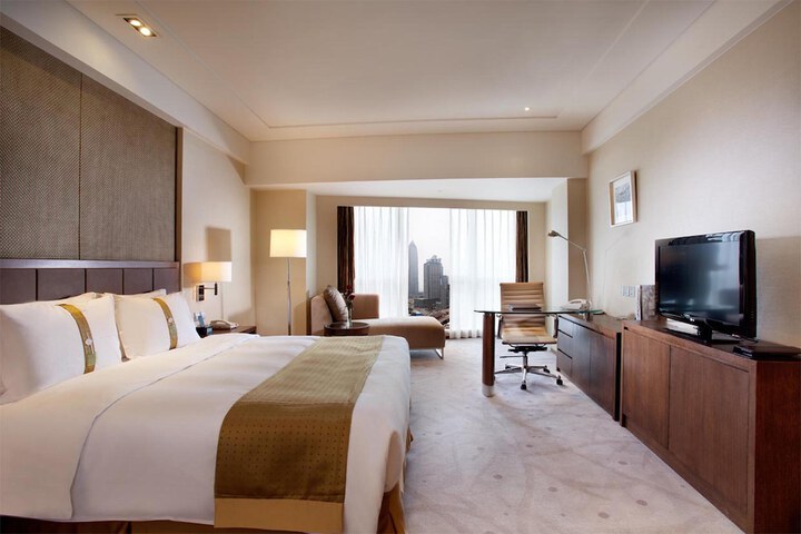 Room 5 of 60
