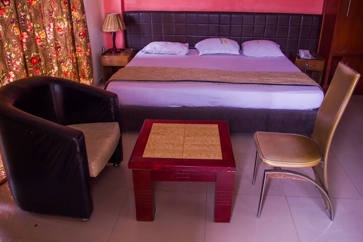 Room 14 of 25