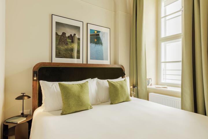 Room 34 of 72