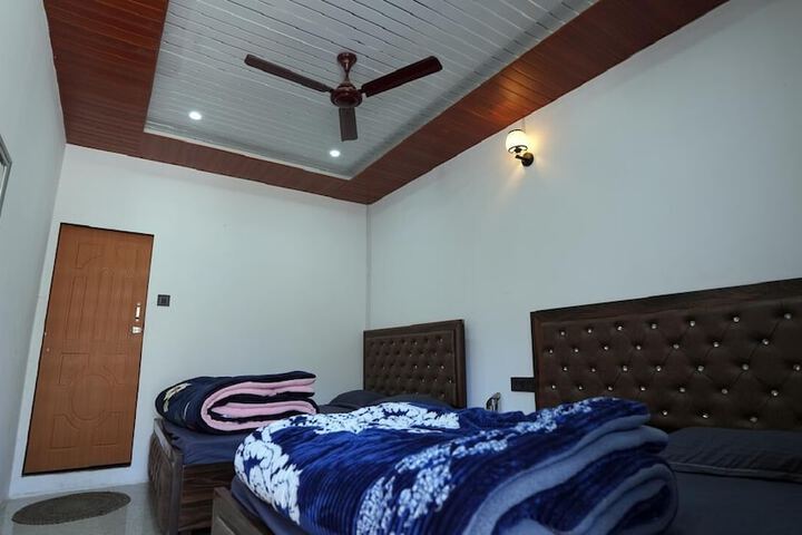 Room 12 of 26