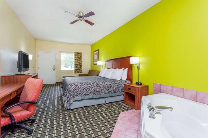 1 King Bed (13 of 13)