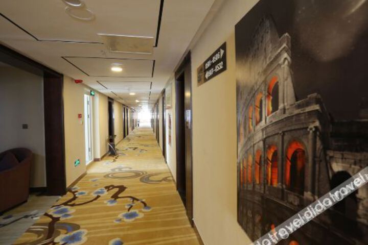 Hotel Interior 7 of 18