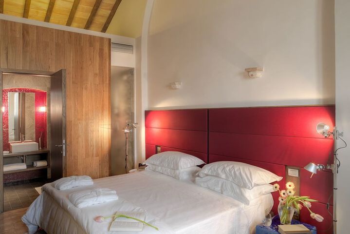 Room 9 of 20