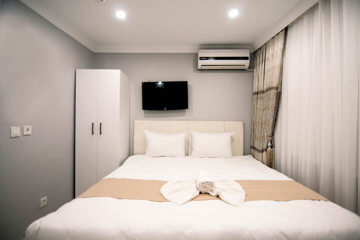 Room 80 of 83