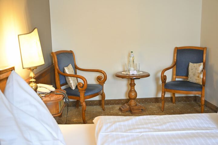 Room 10 of 31