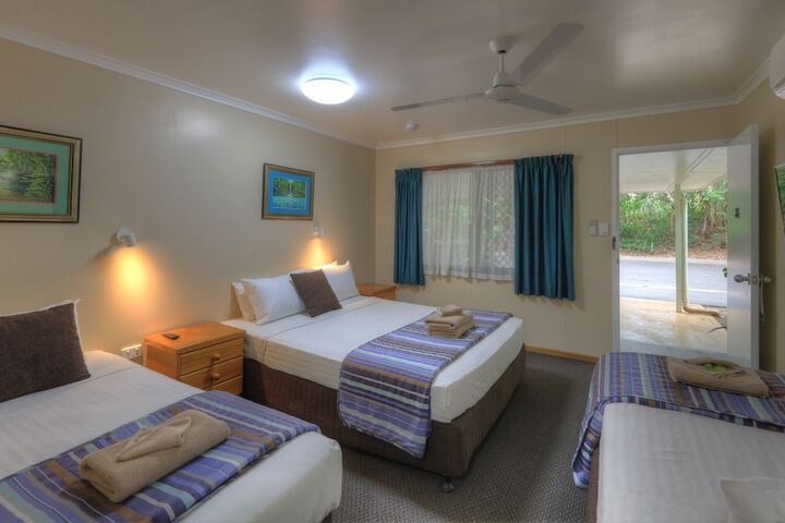 Room 10 of 31