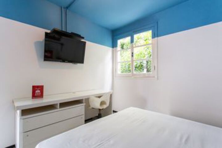 Room 33 of 35