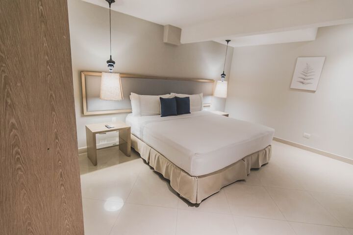 Room 7 of 70