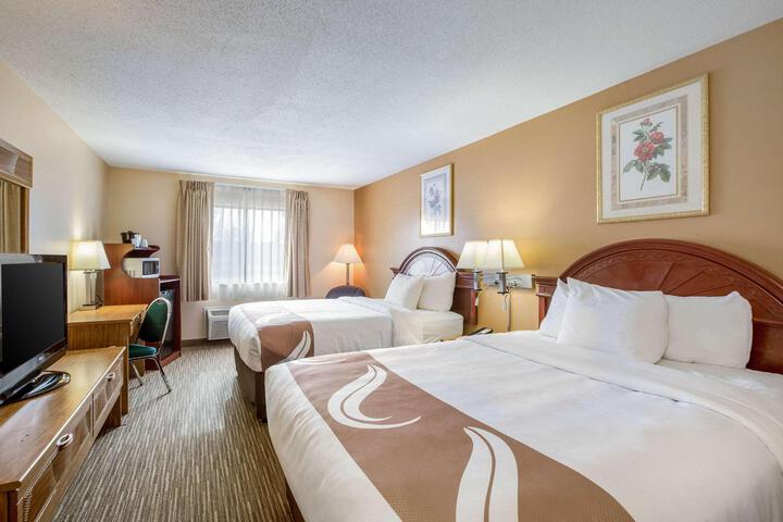 1 King Bed (1 of 14)