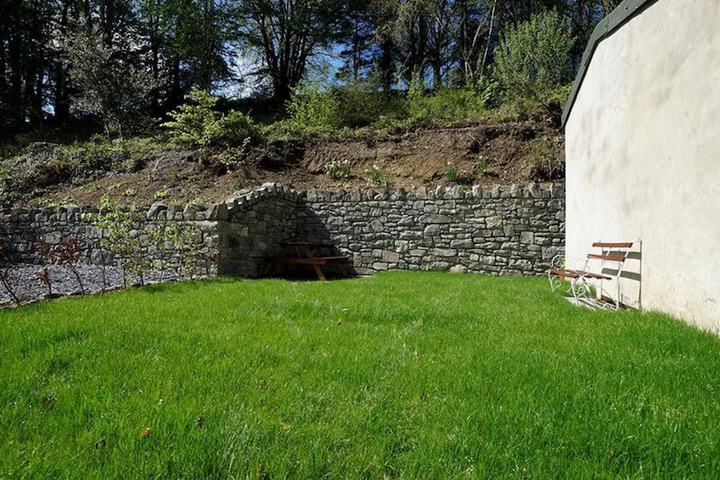 Ty Canol Pont y Garth