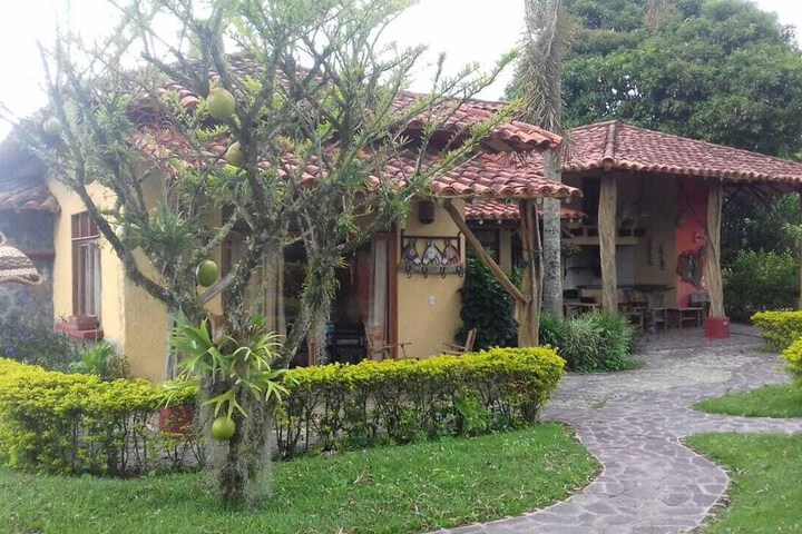 Hotel Exterior 24 of 26