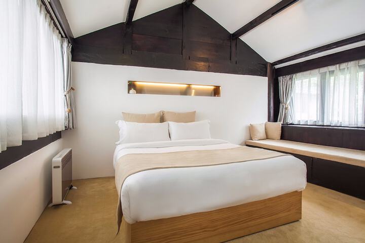 Room 4 of 67