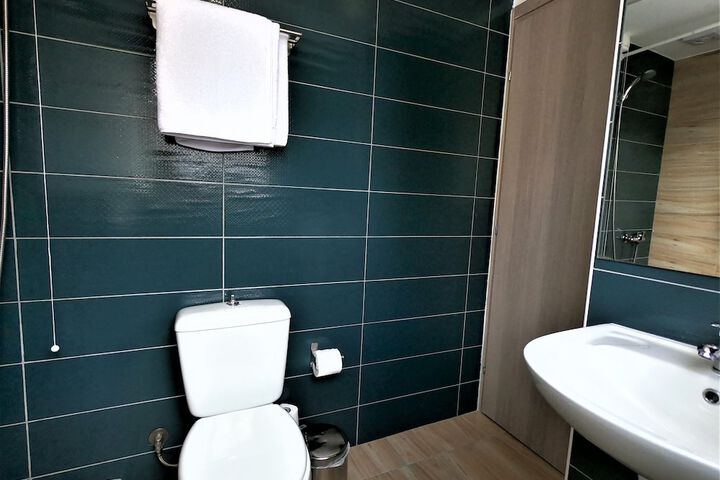 Room 44 of 46