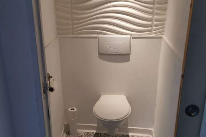 Room 9 of 49