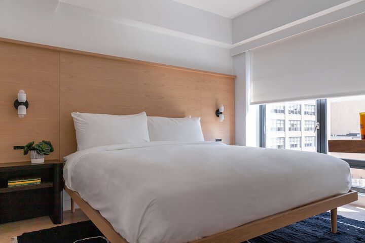 1 King Bed (11 of 33)