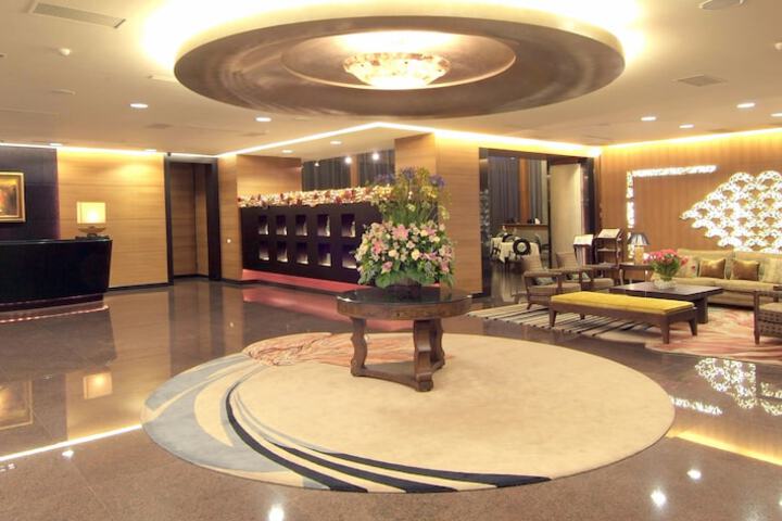 Hotel Lobby