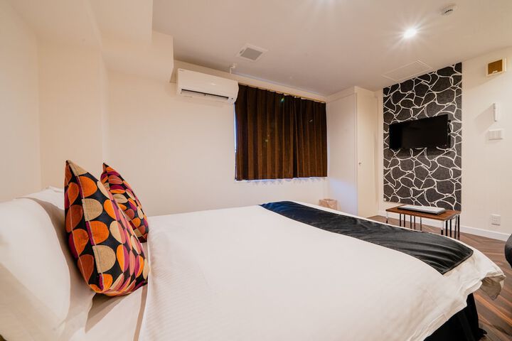 Room 15 of 53