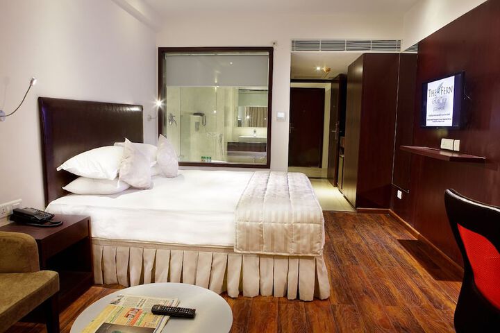Room 6 of 61
