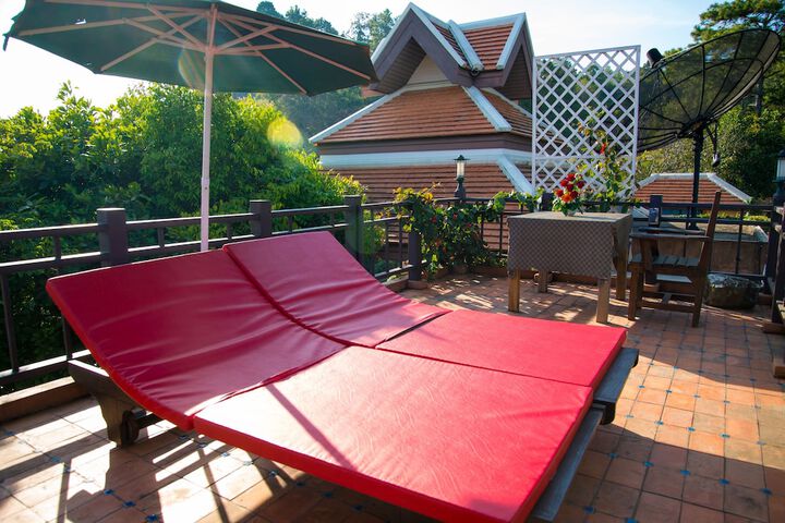 Sundeck 106 of 129