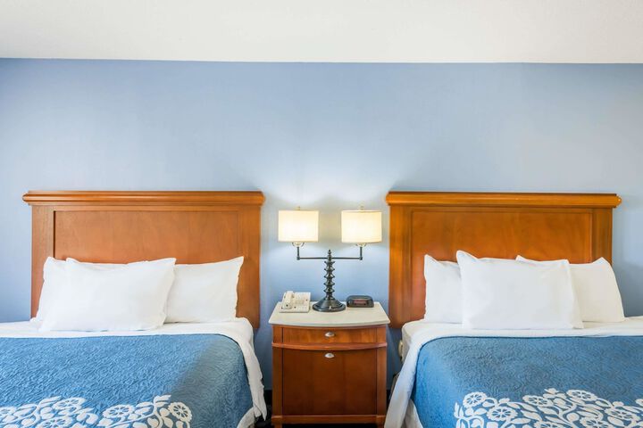 Deluxe 2 Queen Beds (7 of 7)