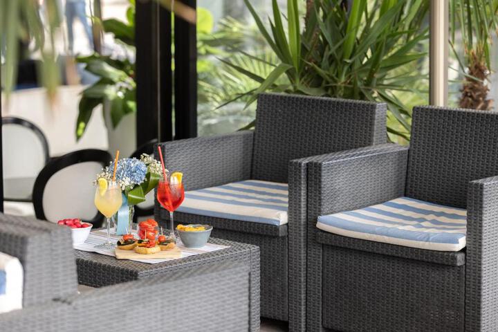 General 83 of 100