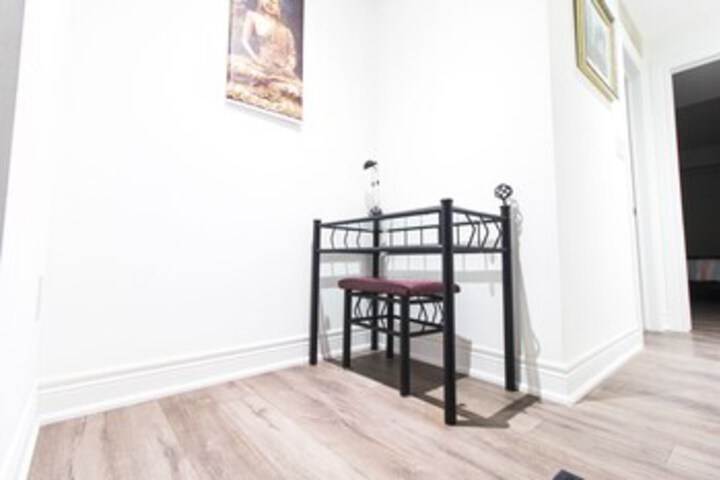 Room 4 of 13