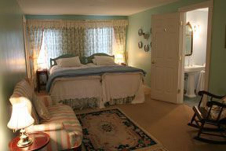 Room 17 of 18