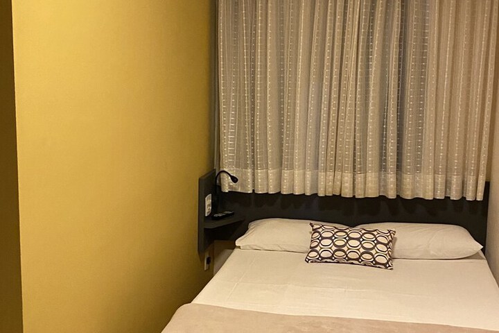 Room 17 of 59